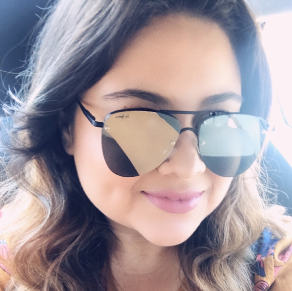 Meet your Posher, Alma